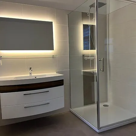 Helene Apartment *